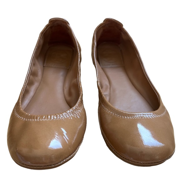 Tory Burch Shoes - Tory Burch Eddie lamb patent leather round toe nude 256 flats shoes size 6